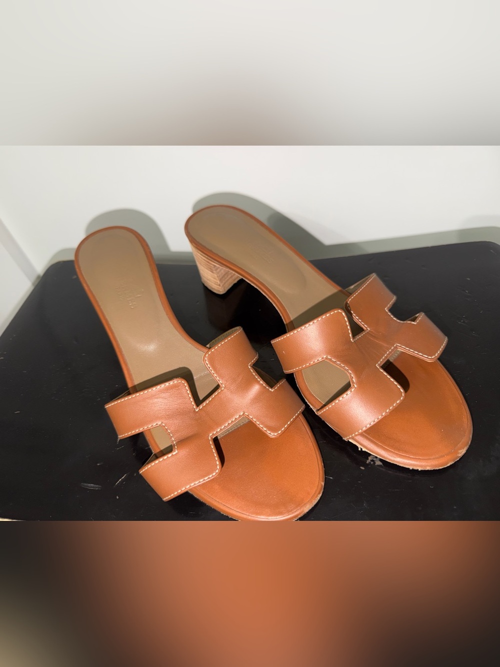 HERMES
Oasis Sandal - Picture 2 of 6